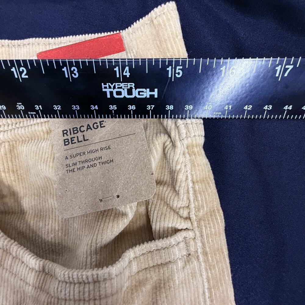 Levi’s Women’s Ribcage Corduroy Pants Super Rise NWT 31x31 - Picture 3 of 9